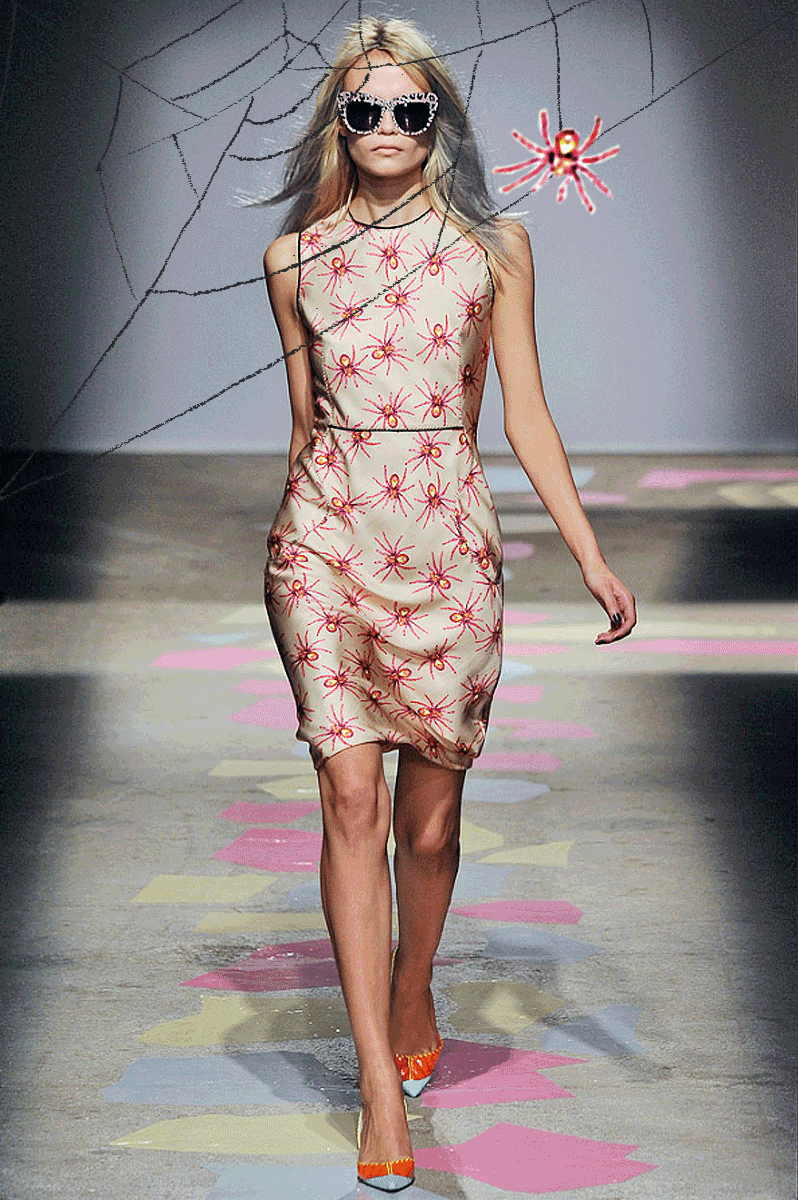 GILES SPRING 2010 RTW
I DEDICATE THIS GIF TO THE GIANT SPIDER IN MY KITCHEN. MAY YOU NEVER GO INTO MY BEDROOM… 