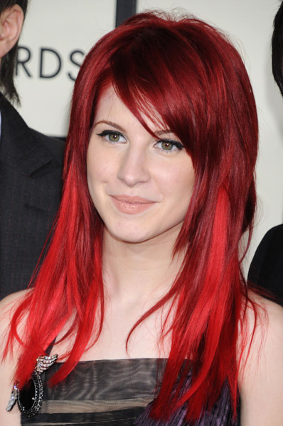 hayley williams long bright red hair