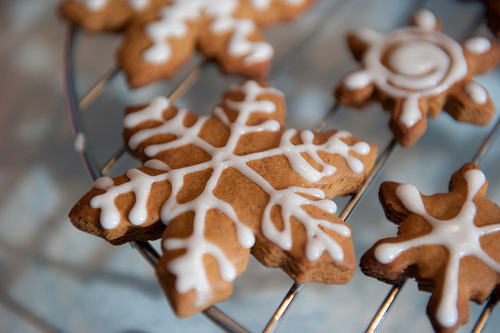 always-delicious:

Snowflake cookie | Flickr - Photo Sharing! on We Heart It. http://weheartit.com/entry/18220559