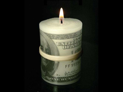 Candle That Looks Like A Roll of Hundreds