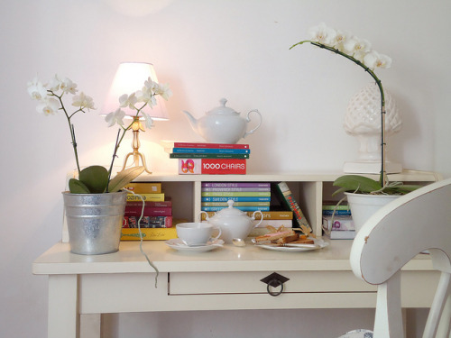 chá na escrivaninha by Daniboy on Flickr.