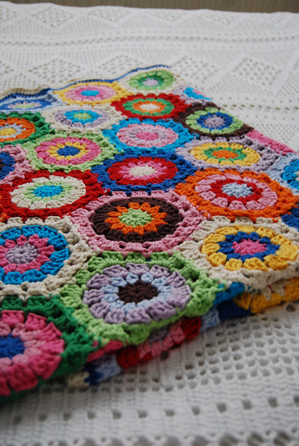 gerti-rouge:

crocheted blanket by Studio SOIL on Flickr.
