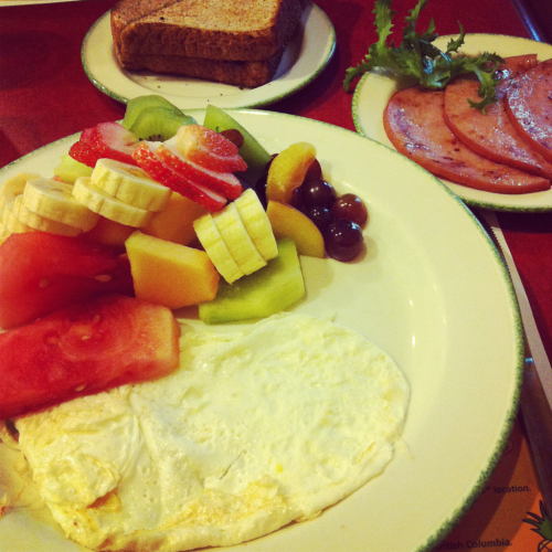 Breakfast @ Coras&#160;! Sooo good (ps i couldn&#8217;t finish it but i had ALL the protein)