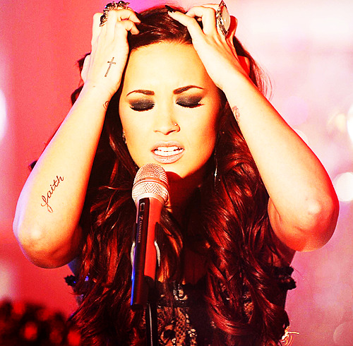  your hair is so beautiful so flawless so perfect Demi Lovato type 