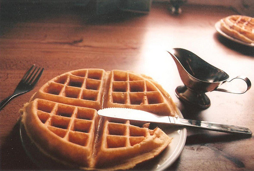 ox1dation:

waffles in the cafe (by Emily Macintosh)

