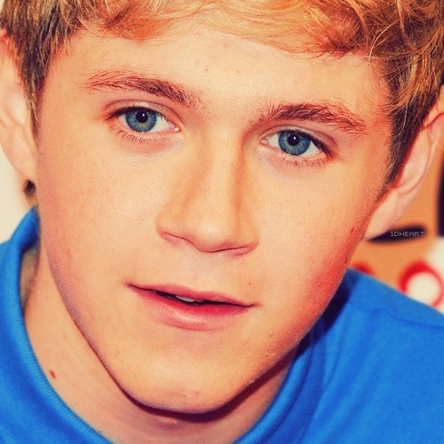 Have a weakness for guys with blue eyes :D YUM <3 niall horan eyes gifs
