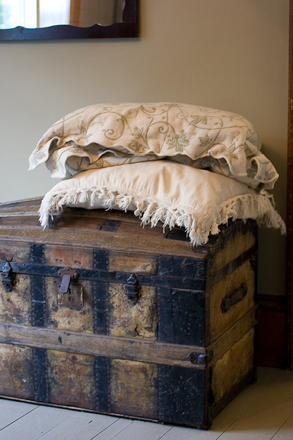 ashaleylynn:

pillows on trunk by birchbarksoap on Flickr.
