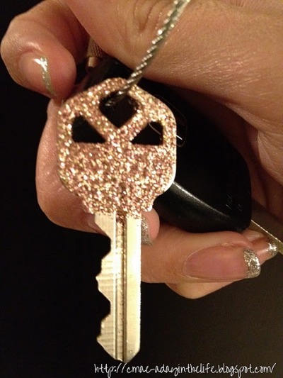 ultimatediy: Use glitter nail polish to tell keys apart