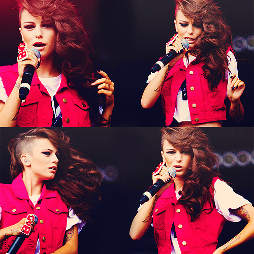 thehouseofart:

Cher Lloyd&#160;! Swag :)