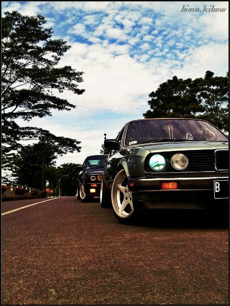 Ratted moredoor E30 bmw cars low rat