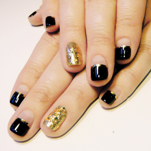 Madeline Poole @mpnails of Nailing Hollywood uses gold nail tape to create