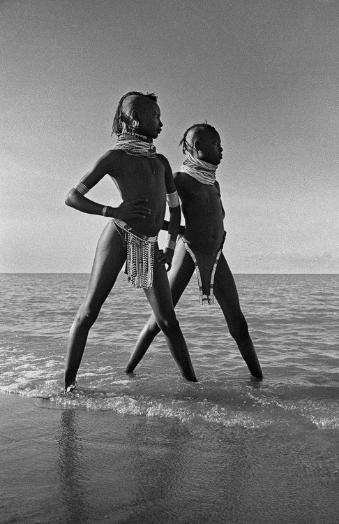 Mirella Ricciardi from the &#8216;Vanishing Africa&#8217; series 1967-1970