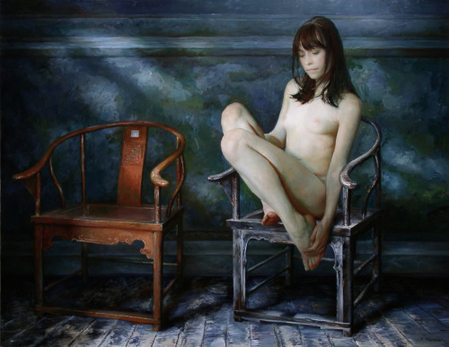 065. 2006 on the black chair 55x71cm