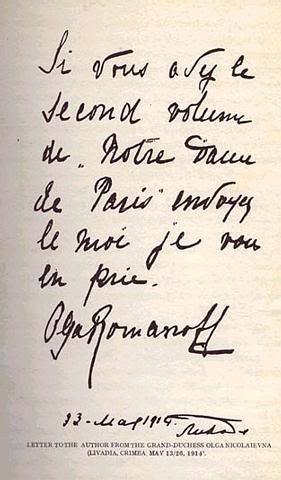 otmapalace:

A note written by Grand Duchess Olga in French to her Tutor, Pierre Gilliard, c.1914

My rather terrible translit.

Si vous avy le second volume de Notre Dame de Paris envoyer le moi je vou en prie.

Olga Romanoff
13 (26) Mar 1914 (?)
Roughly translated:

If you have the book Notre Dame de Paris, would you send it to me please.

This was sent to Pierre Gilliard, her Swiss tutor, March 13/26&#160;1914, asking for  a volume of Notre Dame de Paris, and if he would send it to her. One can see a cute little mistake she made, with the third word is &#8220;avy&#8221;, when the &#8220;avez&#8221; is the proper term. The only word I am puzzled about is the second word in the second line, any help?
Edit: the word I was puzzled on was second. The &#8216;c&#8217; looks much like an &#8216;e&#8217; and the &#8216;s&#8217; like an &#8216;f&#8217;. In short, it reads second.
