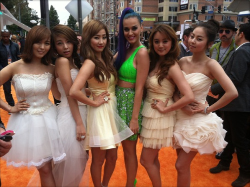 
@WonderGirls We are so excited to see Katy Perry perform tonight! Us with@katyperry&#160;! Love her!
