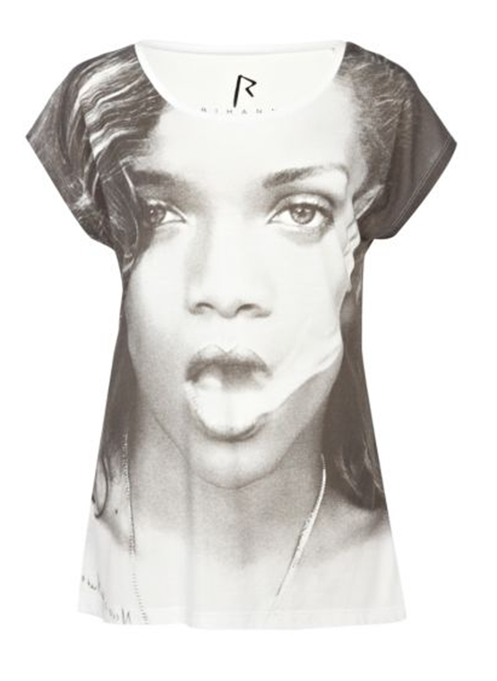 White Rihanna talk that talk print t shirt from river island for £20.00
If you spot any Rihanna inspired or printed t shirts let us know :)