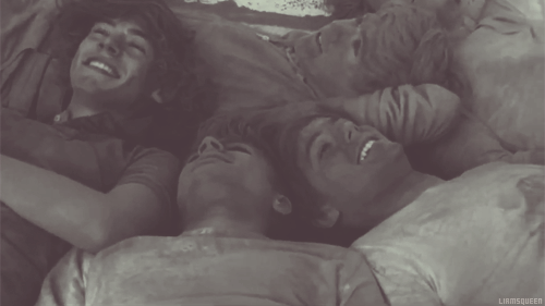 louisletmeloveyou:

I want to lay there with them
