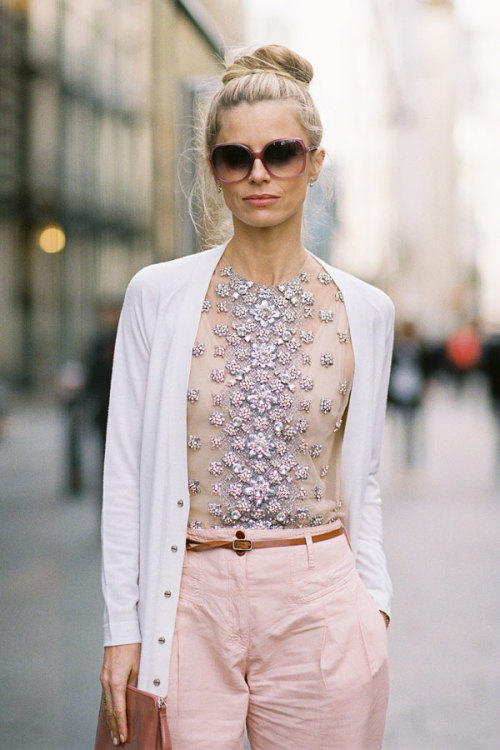 adourifique:

Love this whole look, but the top is just dreamy!
