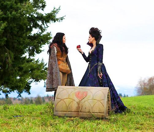 ONCE UPON A TIME Stills l 01x21 Apple Red as Blood