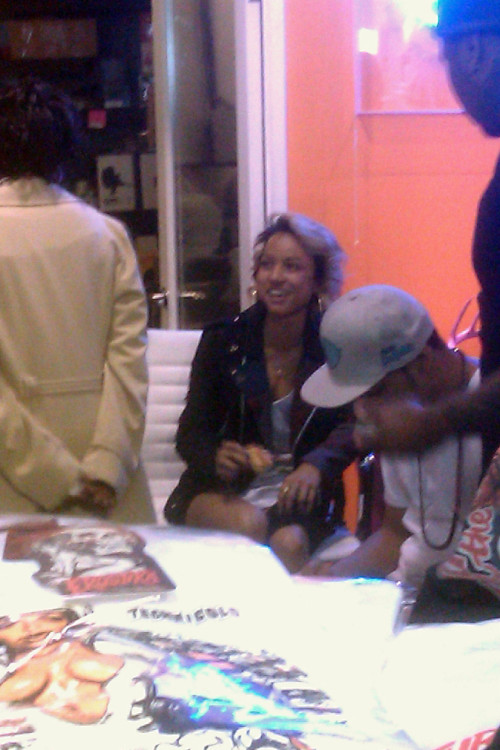 dhopeechiick:

Here is Karrueche with Keeis and Mijo :)
(I’m sorry it’s blurry I kept shaking cause I was nervous.)
