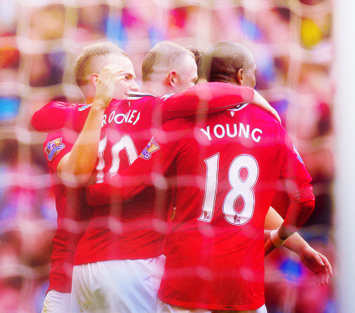 
2/100 photos of Manchester United.
