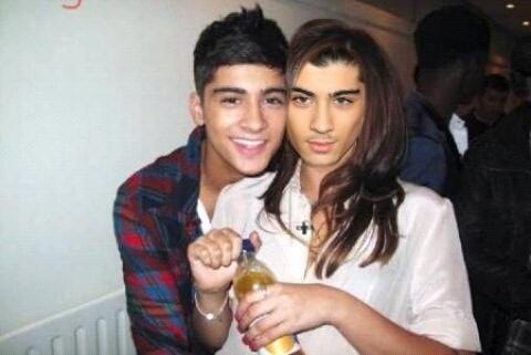 tommos-tushy:

harrys-cat:

1dmakemylife:

Zayn with his new girlfriend, please DO NOT send her hate (:

she’s beautiful!

the noise that came out of my mouth was inhuman 
I just fell off my chair. Scared the hell out of me, but still hilarious. 
