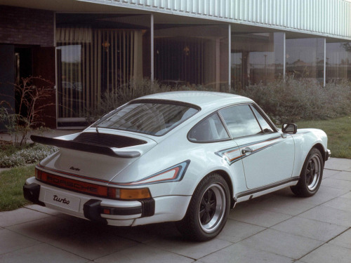 definemotorsports 1975 Porsche 911 Turbo 30 Coupe 930 Martini livery 
