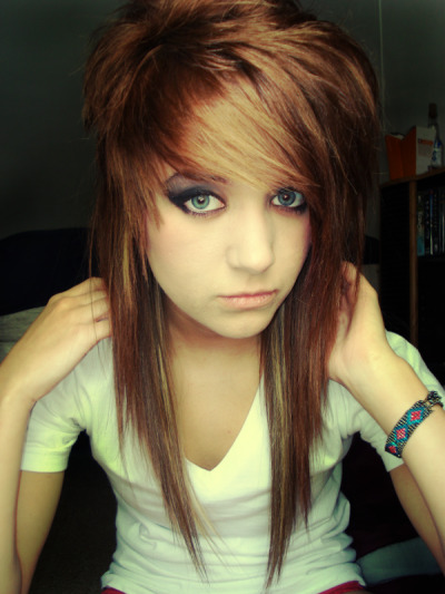 Cute Emo Hairstyles for Girls with Medium Hair