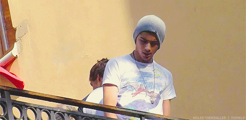 
Zayn’s reaction when some girl flashed her boobs today
