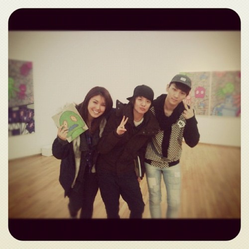 Key with Amber and Bekah
shineetown:

Key with Amber and Bekah
Credit&#160;: @__BEKAH
