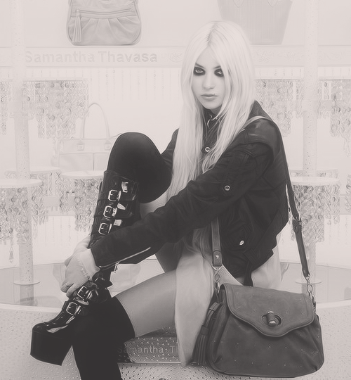 
29/100 pictures of Taylor Momsen ( ♕ )
