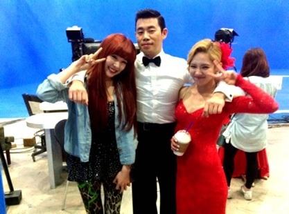 [OTHER][18/5/2012] Tiffany chụp ảnh cung HyoYeon @Dancing With The Star 2  Tumblr_m4861knufq1qb1285o1_500