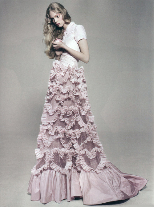 deprincessed:

Tanya Dziahileva in ‘Sweet Dreams’ by Sofia Sanchez and Mauro Mongiello for Numéro February 2006 (#70)
