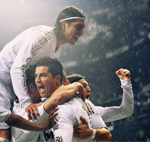 dannymadridista:

17/100  photos of Real Madrid
