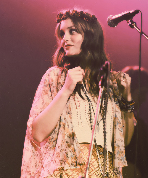 
Leighton Meester + Check in the Dark | performing in Vancouver (2012)