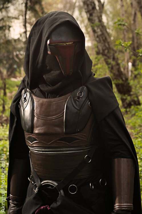 Darth Revan from Knights of the Old RepublicCosplayer: BloodSpiderXPhotographer: Akraru Photography