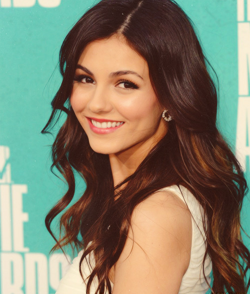 
Victoria Justice at the MTV Movie Awards 2012
