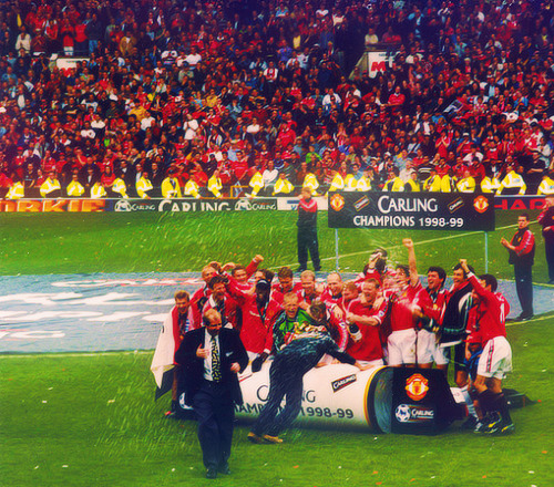 
35/100 photos of Manchester United.
