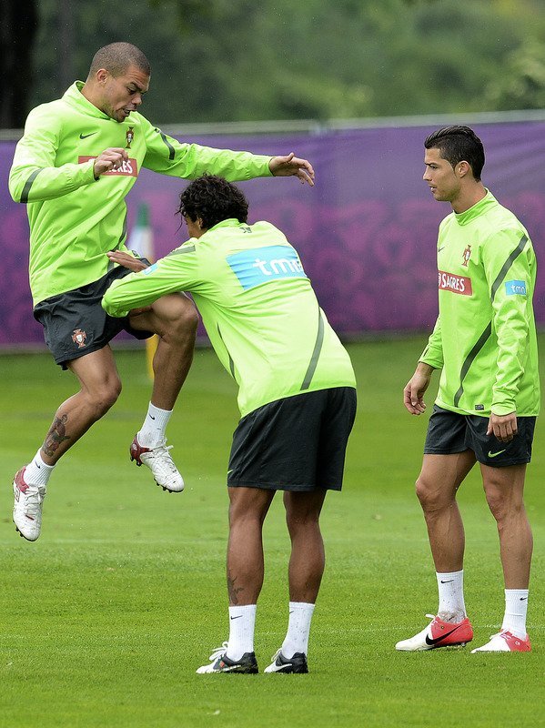 ???  :o)
Training in Opalencia, 14.06.2012(via Euro 2012 Photos | Pictures - Yahoo! Sport UK)