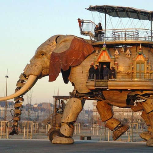 Just Another 47 Passenger Carrying Mechanical Elephant
Via Les Machines de L&#8217;ile