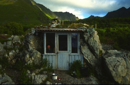 cabinporn:

Uvershula in Nordland, Norway sits on idyllic seashore location with fine views of the nearby Lofoten Islands.  Built by a local school teacher, it has a wood burning stove, coffee pot, and a hut log book with comments from travellers from all over the world.
Submitted by Jerry Webb.
