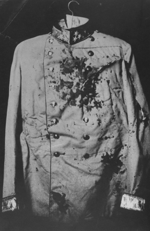 itsjohnsen:

The bloodstained coat of the Archduke Franz Ferdinand, assassinated in 1914, triggering the First World War. Getty
