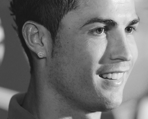 kynthos:

Cristiano Ronaldo Press Conference - Match day 10/One Month of Euro 2012
