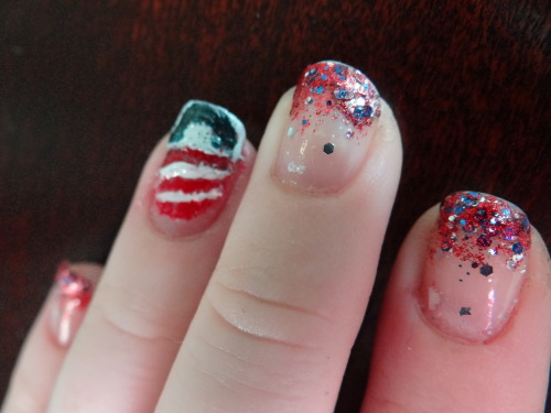 unholymessofagirl: Fourth of July nails to celebrate 99% of my inspiration