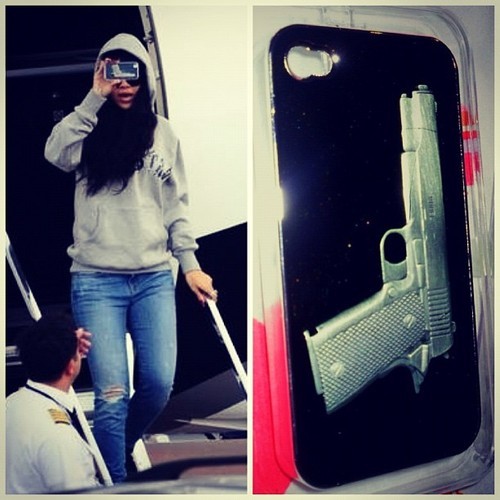burnafterblogging asked: can you tell me where this iphone case is from?? thanks! youre the best!!
A: The iphone case was given to Rihanna by  a fan, you can ask her on her twitter where Rihanna thanked her herself.