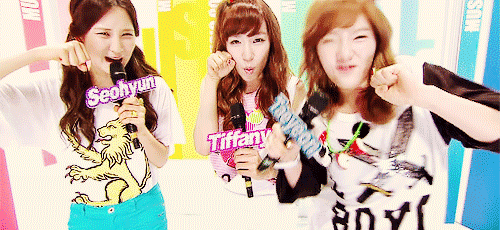 taenysic: look at seohyun and tiffany just giving up on this freak