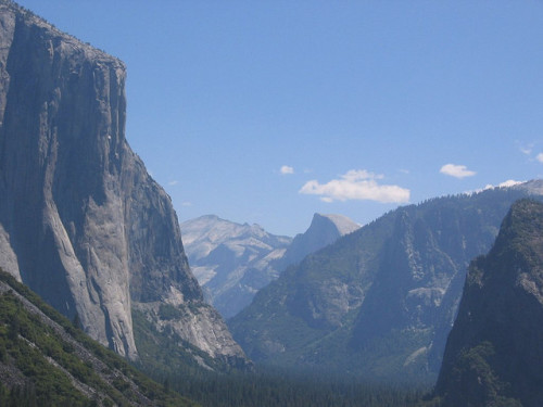 Yosemite Valley from Tunnel View by 000-18 on Flickr.