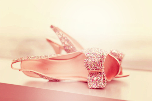 beijar-d-sol: Se Cinderella tinha um sapato de vidro, eu quero ter este brilho sapatos :)