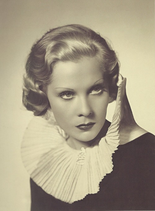 Natalie Paley en Lucien Lelong par le Studio Dorvyne, 1934