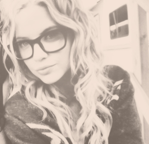 
46 of 50 pictures of flawless angel ashley benson
